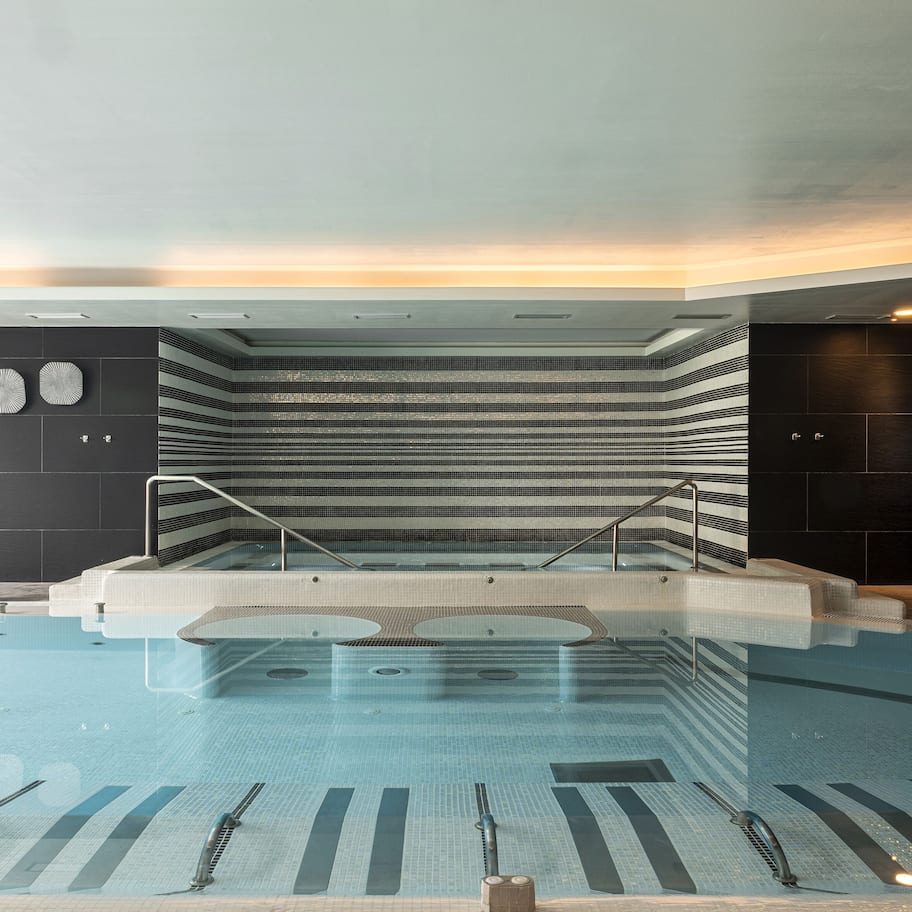 Couples treatment rooms, sauna, hot tub, steam room, Turkish bath