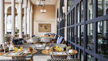 Daily buffet breakfast for a fee