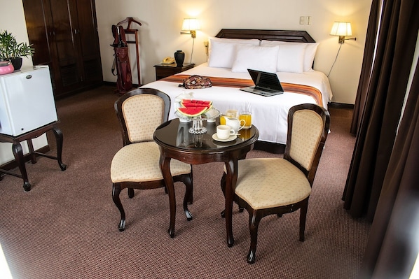 Deluxe Room, 1 King Bed | Minibar, in-room safe, free WiFi