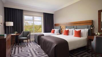 Hypo-allergenic bedding, in-room safe, desk, blackout curtains