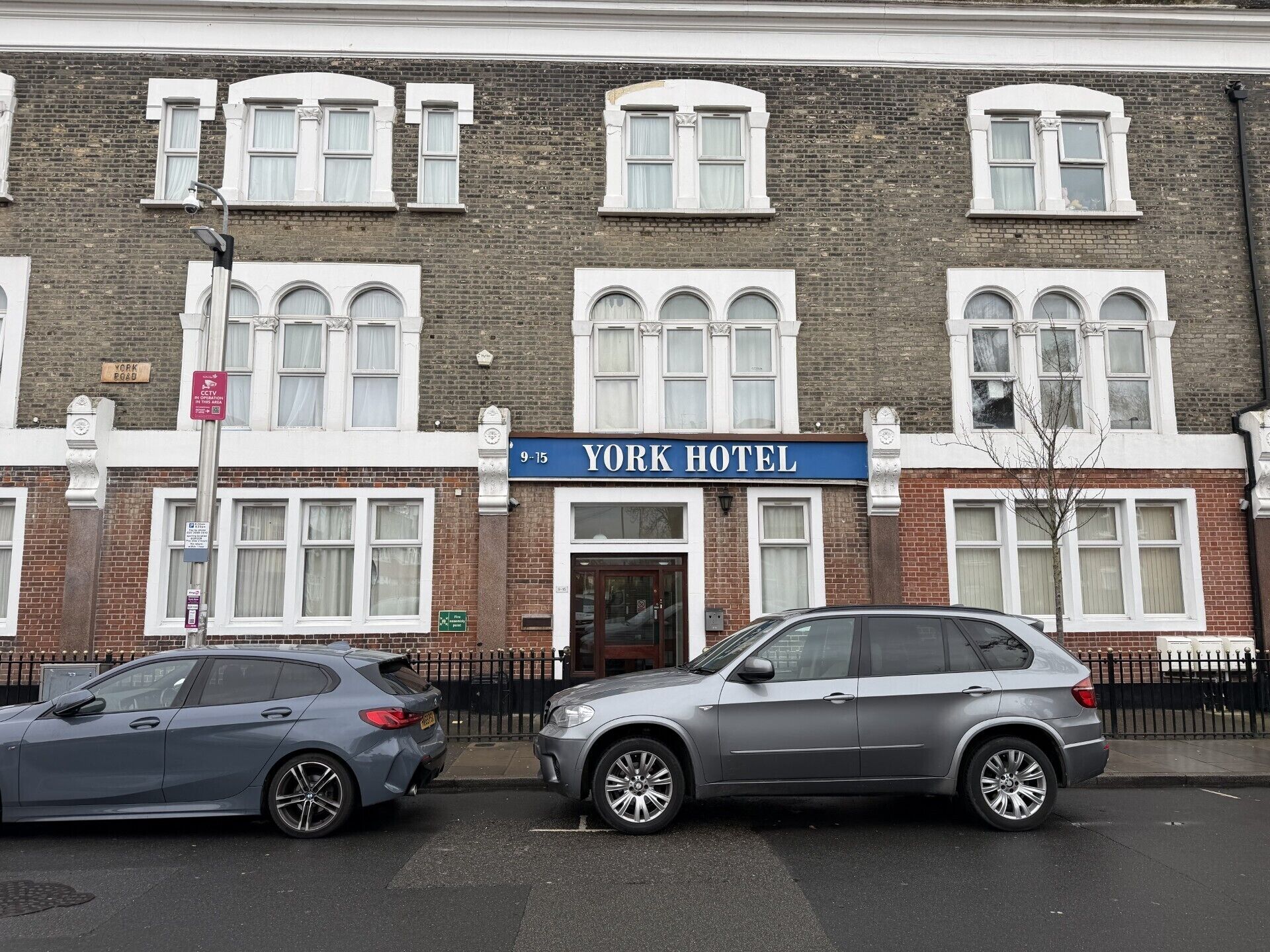 المنشأة من الخارج