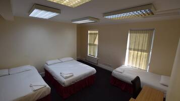 Quadruple Room | Free WiFi, bed sheets