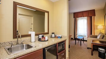 Suite, 1 King Bed, Accessible, Non Smoking | Minibar