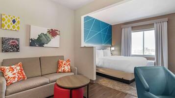 Suite, 1 King Bed with Sofa bed, Non Smoking
