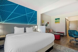 Suite, 1 Tempat Tidur King dengan tempat tidur Sofa, Bebas Asap Rokok | Seprai premium, selimut bulu angsa, dan tempat tidur Select Comfort