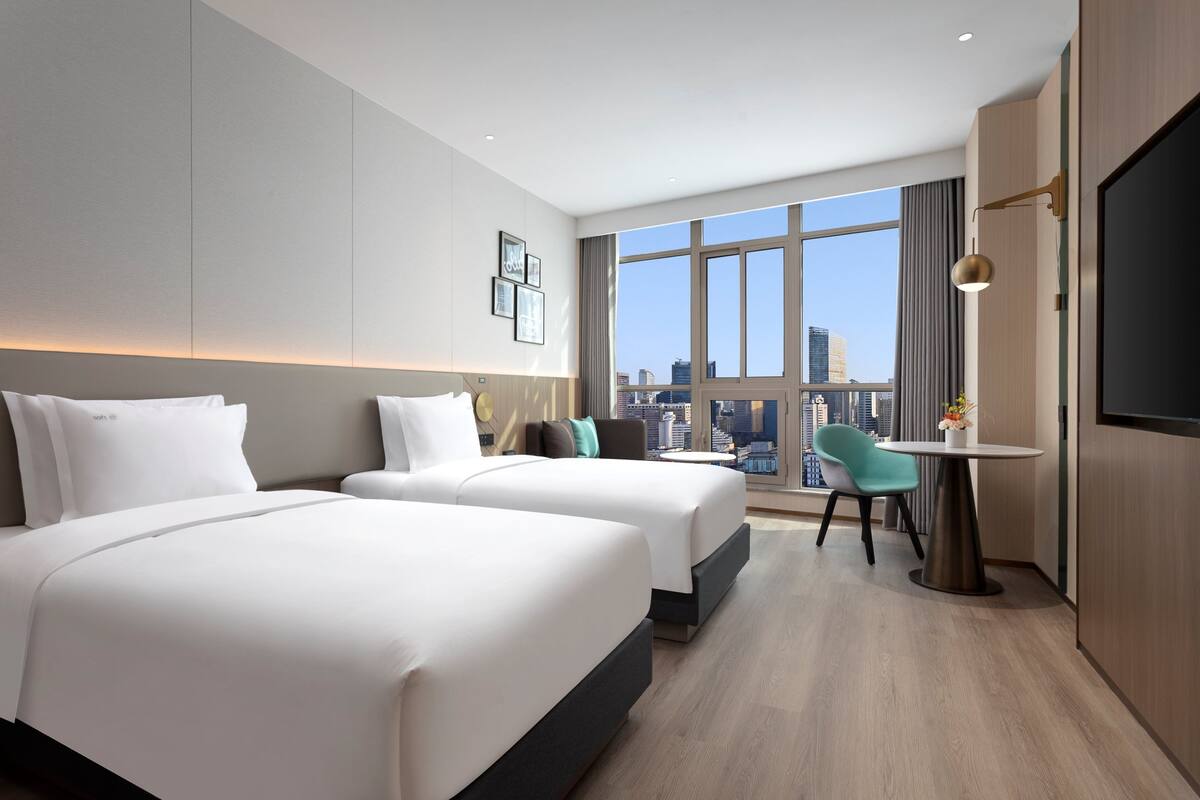 Standard Room, 2 Double Beds, City View