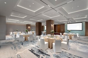 Ballroom - Holiday Inn Shanghai Jing'an by IHG (Shanghai)