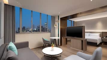 Down comforters, minibar, in-room safe, desk