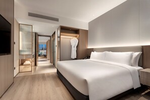 Suite, 1 chambre | Couette en duvet, minibar, coffre-fort, bureau