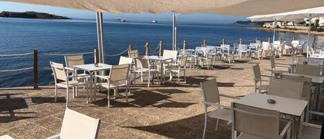 Beach nearby, white sand, sun-loungers, beach umbrellas