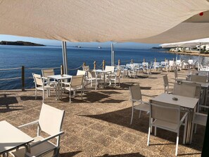 Beach nearby, white sand, sun loungers, beach umbrellas - Apartamentos Llevant (Ibiza Town)