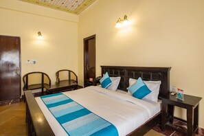 Deluxe | Individuell dekoriert, individuell eingerichtet, Schreibtisch