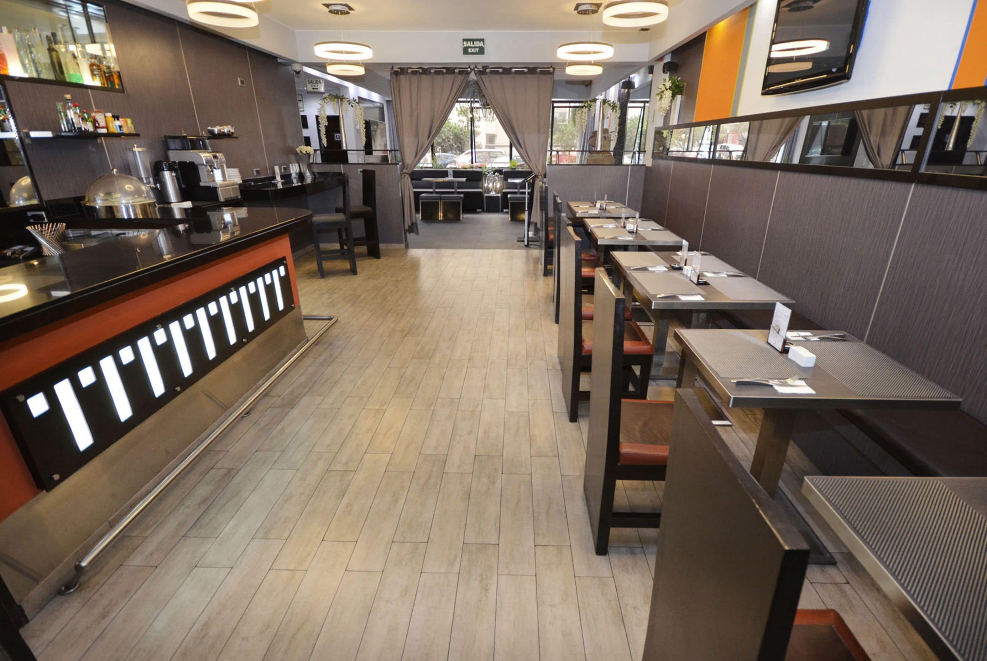 Desayuno continental incluido todos los días 