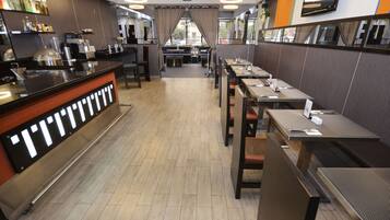 Desayuno continental incluido todos los días