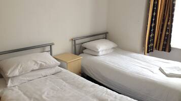 Standard Twin Room | Free cribs/infant beds, free WiFi