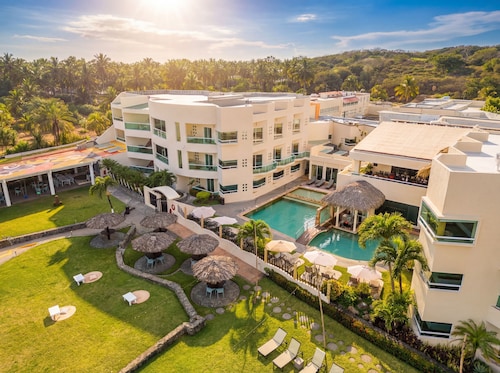 Artisan Playa Esmeralda Family Beach Hotel