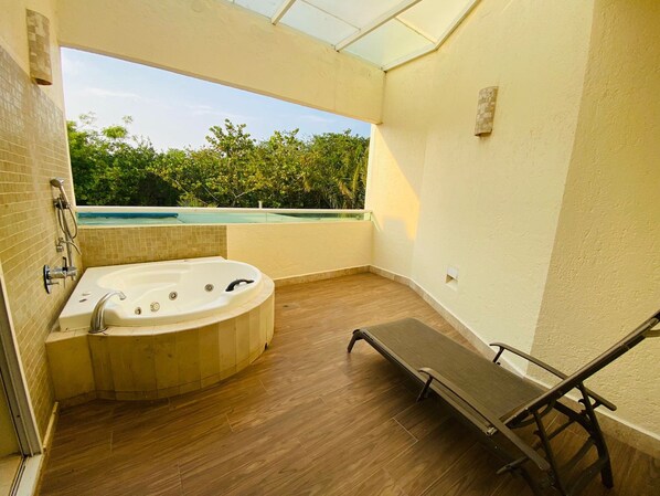 Chambre Junior double | Terrasse/patio