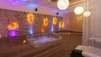 Couples treatment room(s), sauna, hot tub, steam room, body treatments