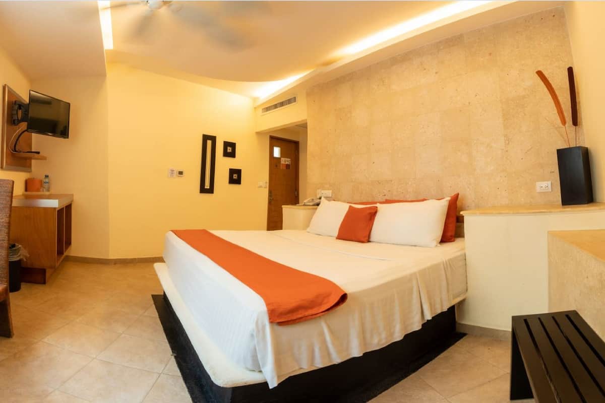 Habitación estándar | 1 habitación, caja de seguridad en la habitación y muebles diferentes