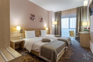 Ropa de cama hipoalergénica, cubrecamas y minibar 