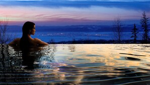Indoor pool, outdoor pool, sun loungers - Grand Hotel Praha (Vysoké Tatry)