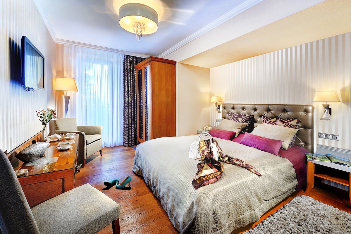 Modern Double Room with extra bed | Minibar, caja de seguridad en la habitación y wifi gratis