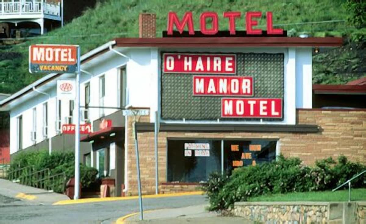 O'Haire Manor Motel