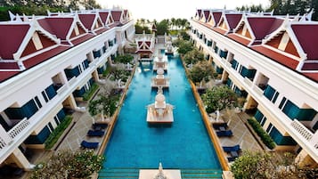 3 outdoor pools, pool umbrellas