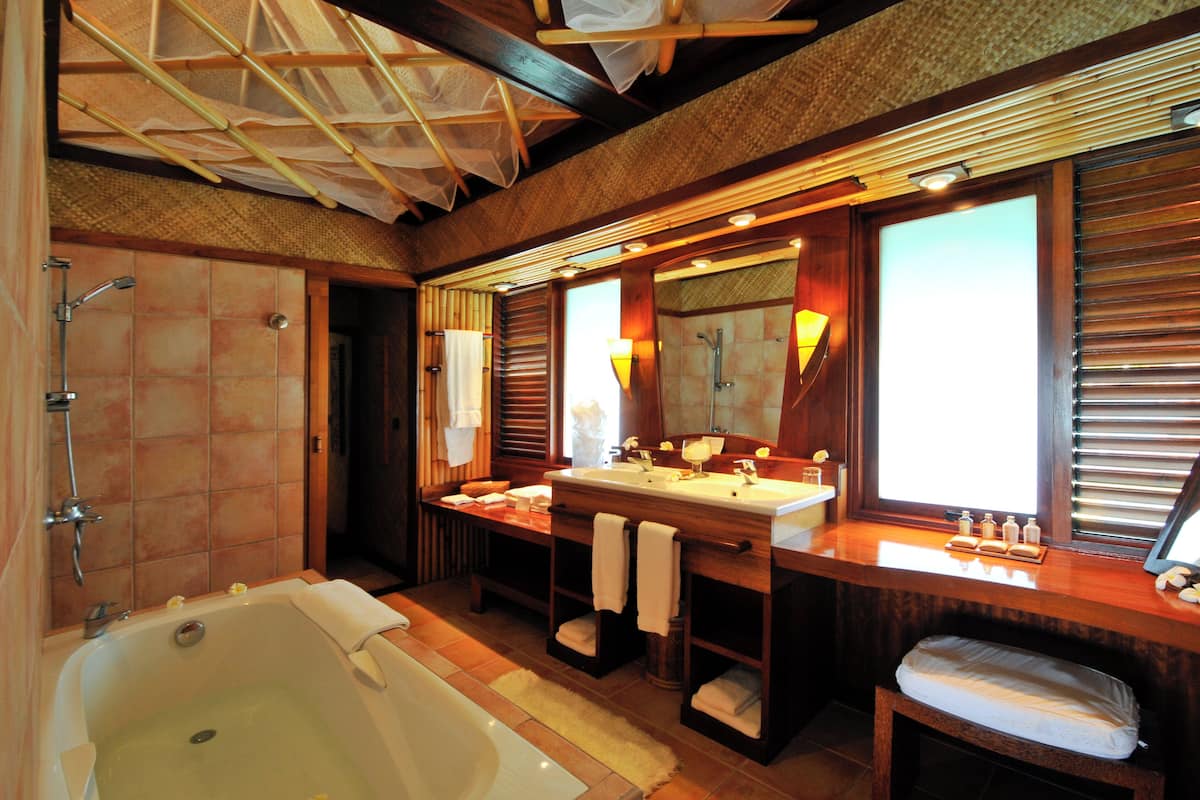 separate bathtub and shower, deep-soaking bathtub, free toiletries