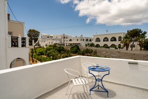 Classic-Dreibettzimmer | Schreibtisch, schallisolierte Zimmer, kostenloses WLAN, Bettwäsche