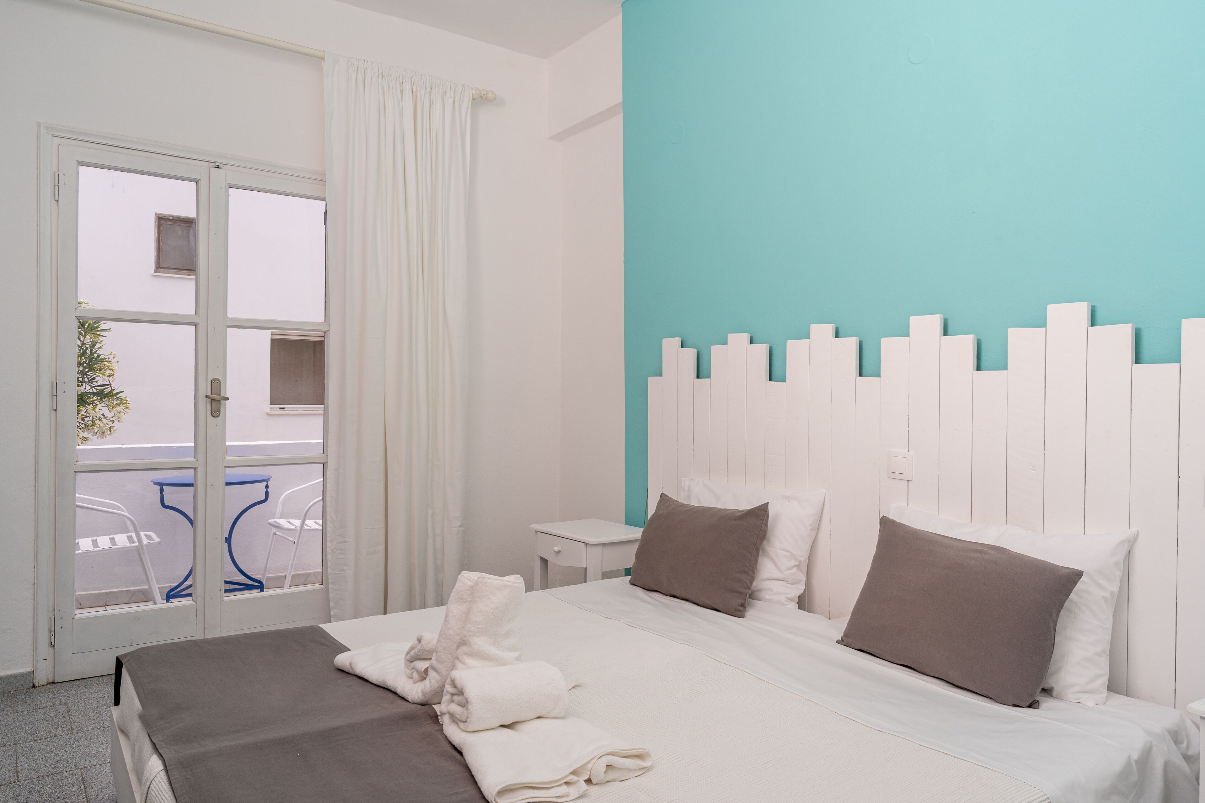 classic double or twin room | desk, soundproofing, free wifi, bed sheets