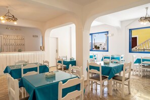 Restaurant - Ikaros Hotel (Santorini)