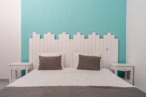 Classic Double or Twin Room | Desk, soundproofing, free WiFi, bed sheets - Ikaros Hotel (Santorini)