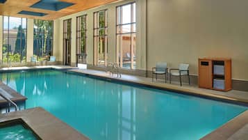 Alberca techada y alberca al aire libre por temporada