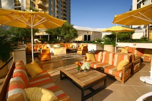 3 piscines extérieures, tentes de plage, parasols de plage