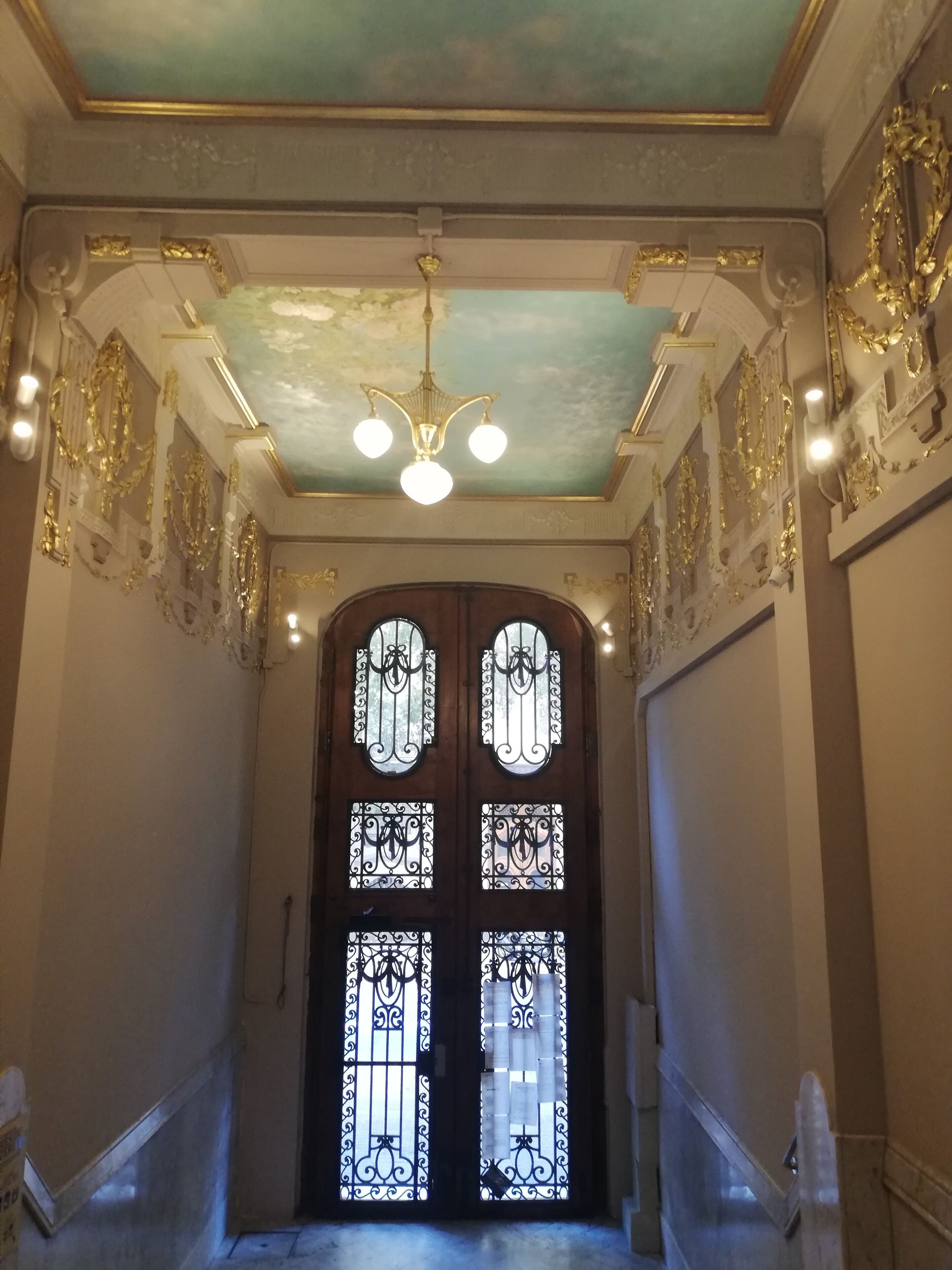 บริเวณประตูทางเข้า