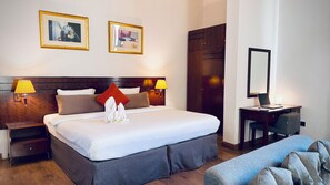 Shower, free toiletries, hair dryer, slippers - Le Jazz Hotel (Hawally)