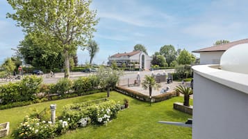 Familienzimmer | Blick auf den Garten