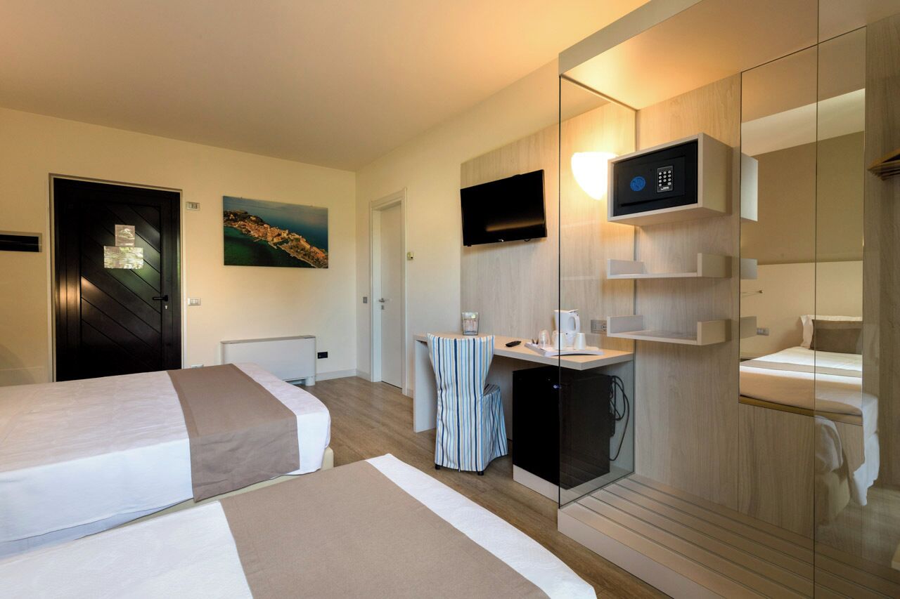 Minibar, in-room safe, desk, soundproofing