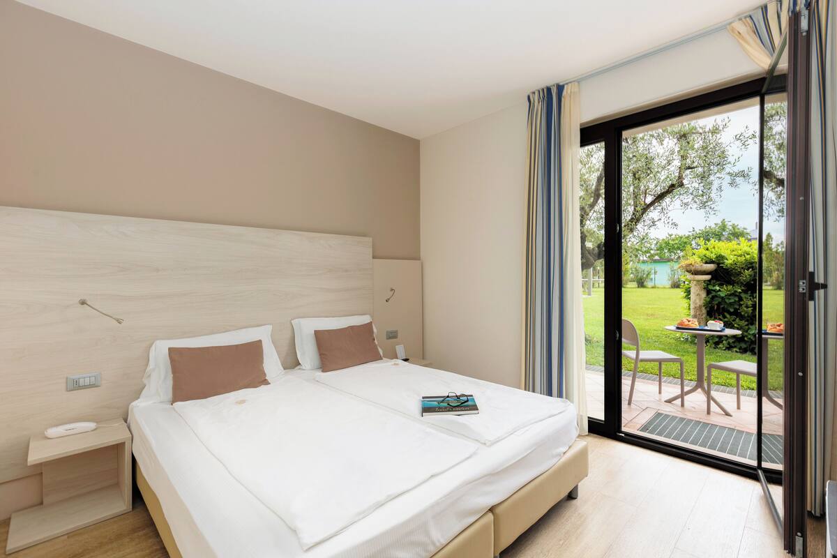 Superior Double Room | Minibar, in-room safe, desk, soundproofing