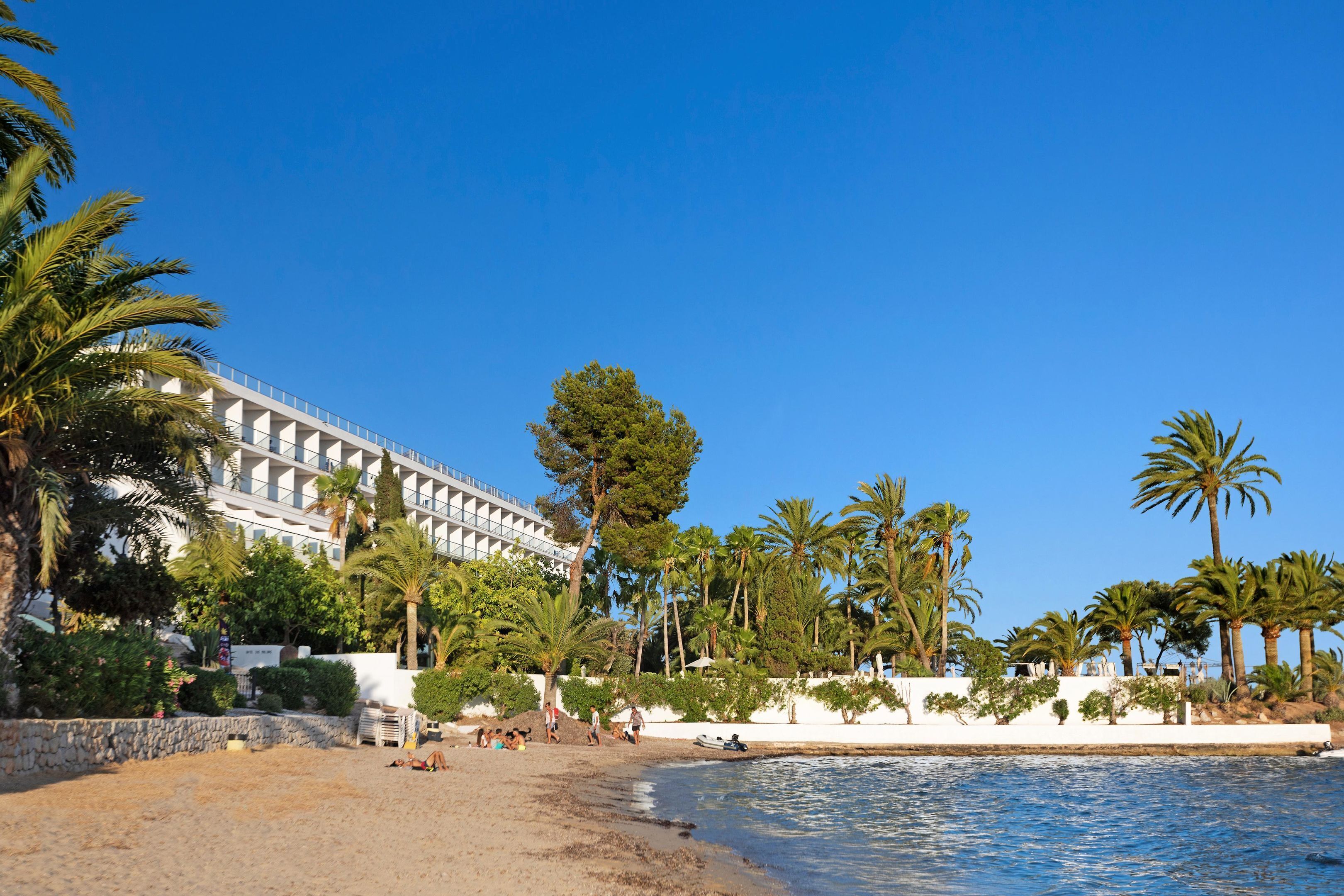 En la playa, arena blanca