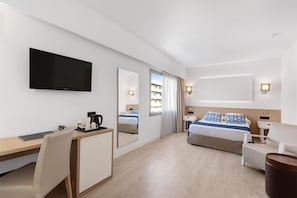 Single Room | Premium bedding, minibar, in-room safe, desk