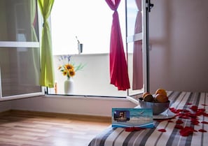 1 bedroom, in-room safe, desk, bed sheets - Hotel Miramare Inn (Mondolfo)