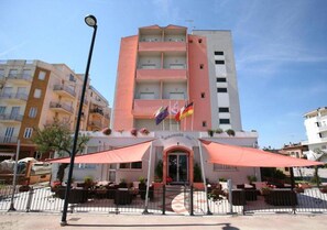Front of property - Hotel Miramare Inn (Mondolfo)