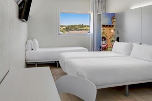 Cribs (free), WiFi (free) - B&B Hotel Figueres  (Figueres)