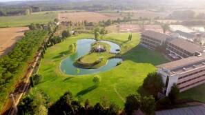 Minibar, Zimmersafe, Schreibtisch, schallisolierte Zimmer