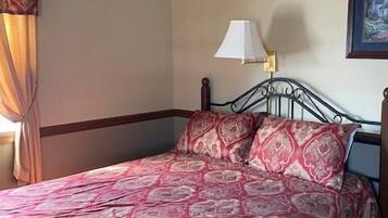 Double Room, Private Bathroom | 1 bedroom