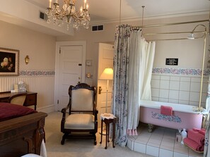 Rom – business, 1 queensize-seng, ikke-røyk (Bathtub/Shower) | Sengetøy i egyptisk bomull og sengetøy av topp kvalitet