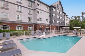 Alberca al aire libre por temporada