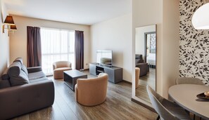 Safe på rommet, skrivebord, lydisolert og wi-fi (inkludert)